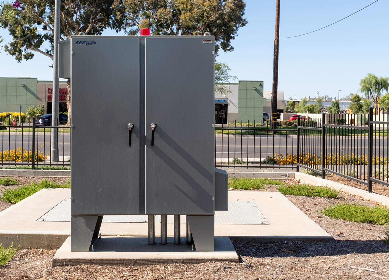 Why Oil Smart®? Parabola® control panel on jobsite.